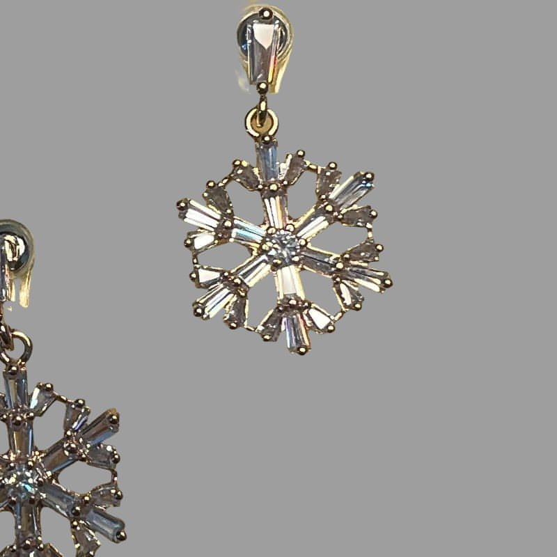 VERSAILLES Snow Flake Drop Earrings