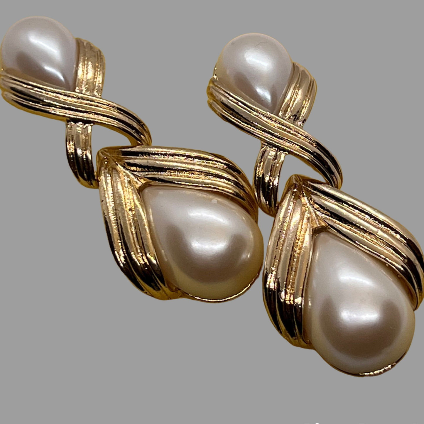 VERSAILLES Pearl Drop Earrings