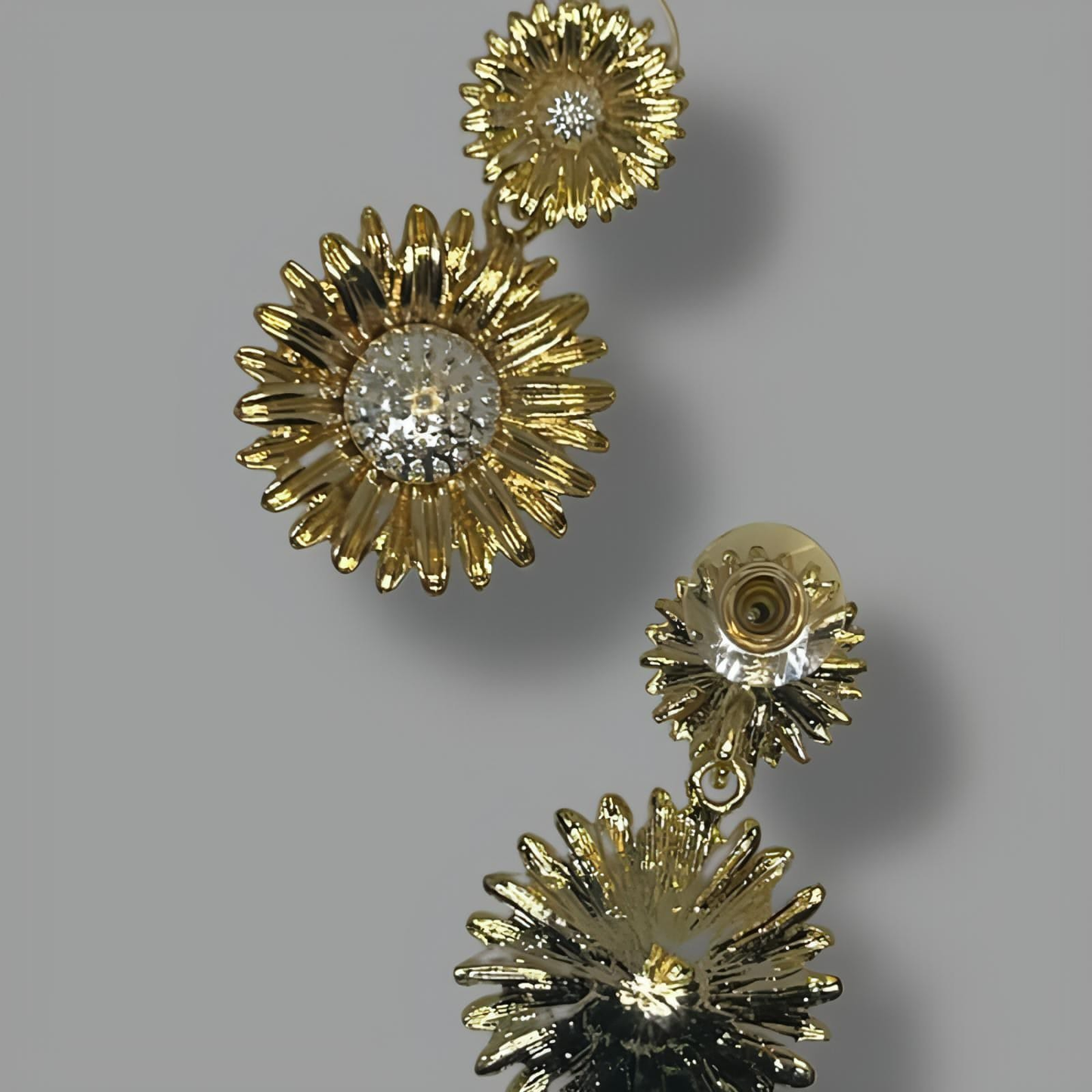 Gōld Daisy Drop Earrings