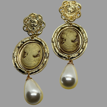 VERSAILLES Marie Antoinette Pearl Drop Earrings