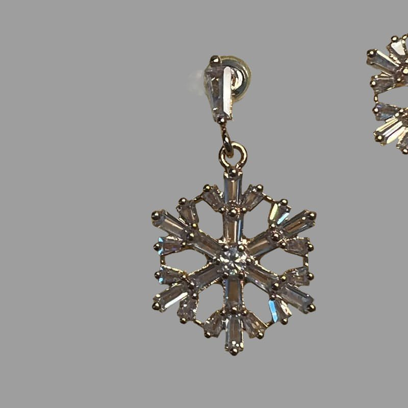 VERSAILLES Snow Flake Drop Earrings