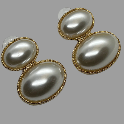 VERSAILLES Oval Pearl Drop Earrings