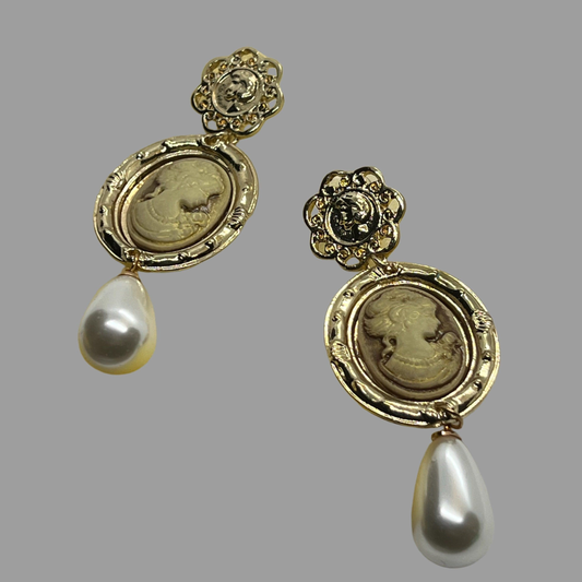 VERSAILLES Marie Antoinette Pearl Drop Earrings