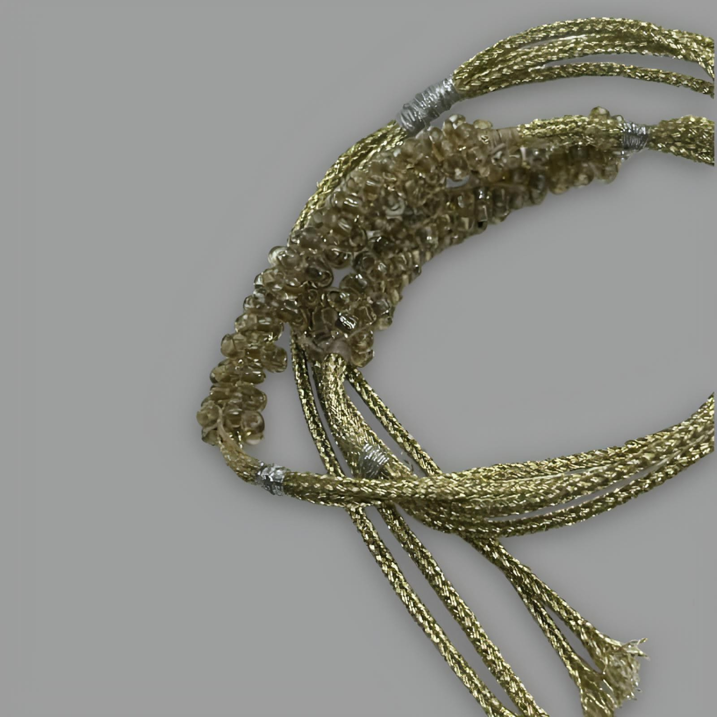 Mōgra Embroidered Threaded Necklace - Argent