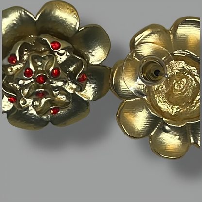 Gōld Flower Stud Earrings